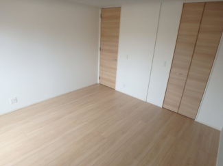 ゆったりした洋室です