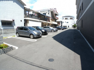 【駐車場】