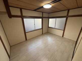 明るい洋室です