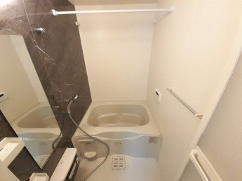 コンパクトで使いやすいお風呂です