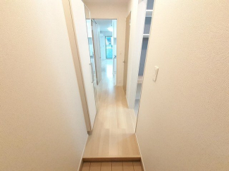 毎日通る玄関はこちらです
