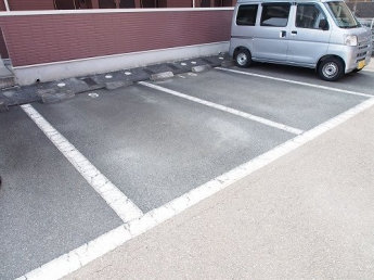 駐車場に車を止められます