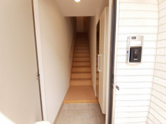 毎日通る玄関はこちらです