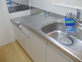 コンパクトなキッチンで掃除もラクラク