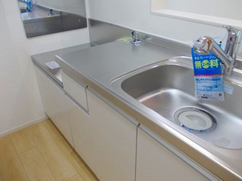 コンパクトなキッチンで掃除もラクラク