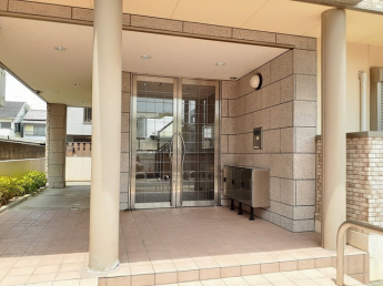 【エントランス】