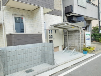 落ち着いた雰囲気の外観です