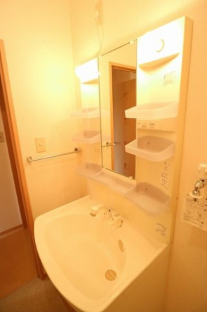 明るい洗面所です