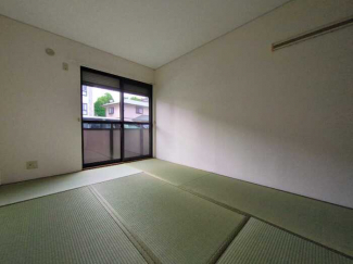 落ち着いた雰囲気の和室付きです
