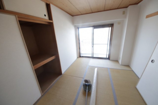 落ち着いた雰囲気の和室付きです