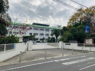 松山市立垣生小学校まで759m