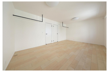 真ん中に壁をつくると独立した部屋が2室になります。オープンクローゼットを採用