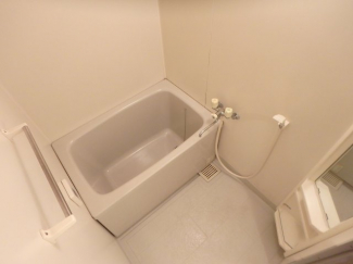 コンパクトで使いやすいお風呂です