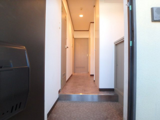 毎日通る玄関はこちらです