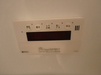 お風呂の給湯リモコンです