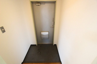 毎日通る玄関はこちらです