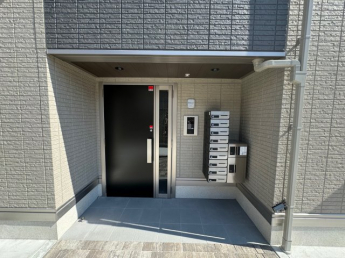 落ち着いたエントランスです