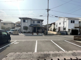 【駐車場】