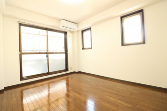 お写真は同物件別部屋です