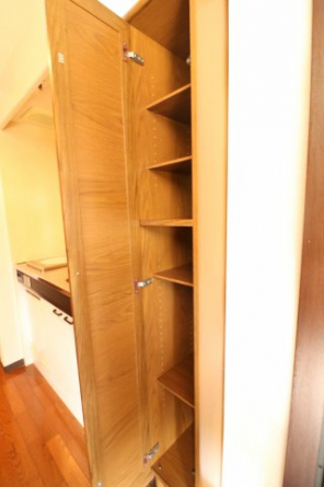お写真は同物件別部屋です