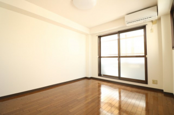 お写真は同物件別部屋です