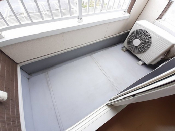 お洗濯にも便利なバルコニー付き