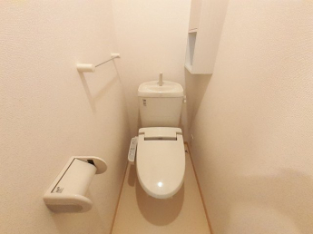 ゆったりとした空間のトイレです