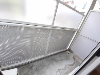 落ち着いた時間を過ごせるバルコニーです