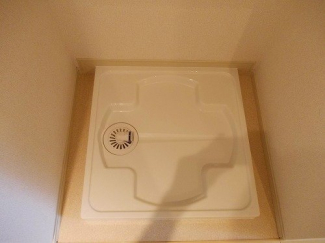 明るい色調の室内です