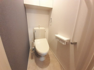 ゆったりとした空間のトイレです