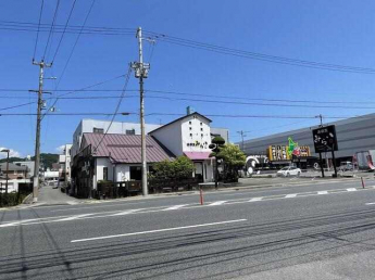西側から