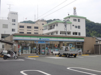 ファミリーマート八幡浜昭和通店まで483m