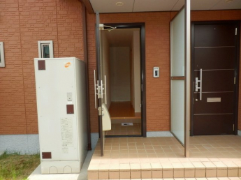 玄関はWロックのディンプルキーです