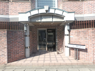 ゆとりのあるエントランスです
