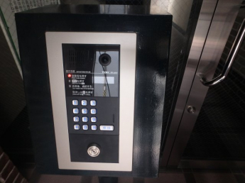 オートロック付きです