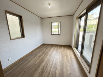 コンパクトで使いやすい洋室です