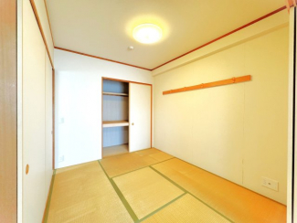 リビングに隣接した5.1帖の和室♪