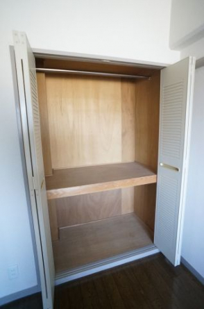 寝室のクローゼットです