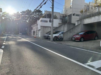 【前面道路含む現地写真】
