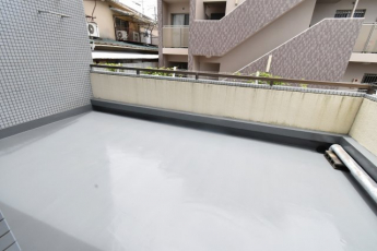 【バルコニー】