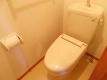 コンパクトで使いやすいトイレです