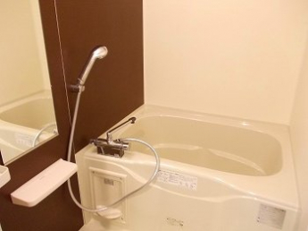落ち着いた空間のお風呂です