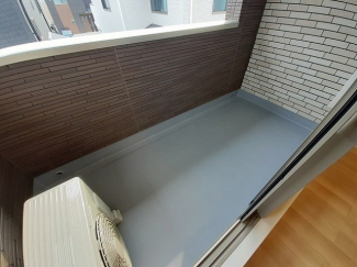 落ち着いた時間を過ごせるバルコニーです