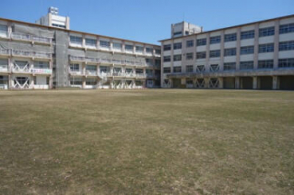 今治市立富田小学校まで1001m