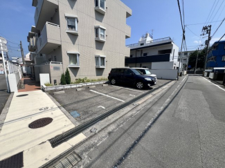 【駐車場】