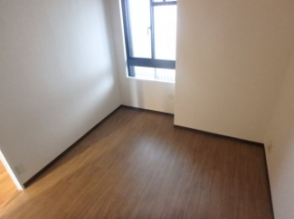 ゆったりとした寝室です