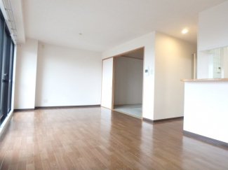 こちらの居間で趣味の時間をお楽しみください