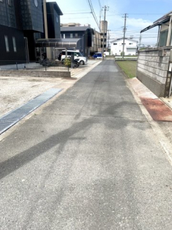 【前面道路含む現地写真】