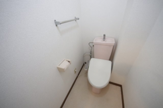 コンパクトで使いやすいトイレです