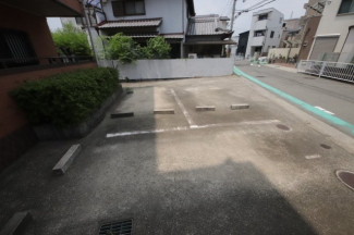 駐車場に車を止められます